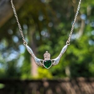 Clata Emerald Necklace